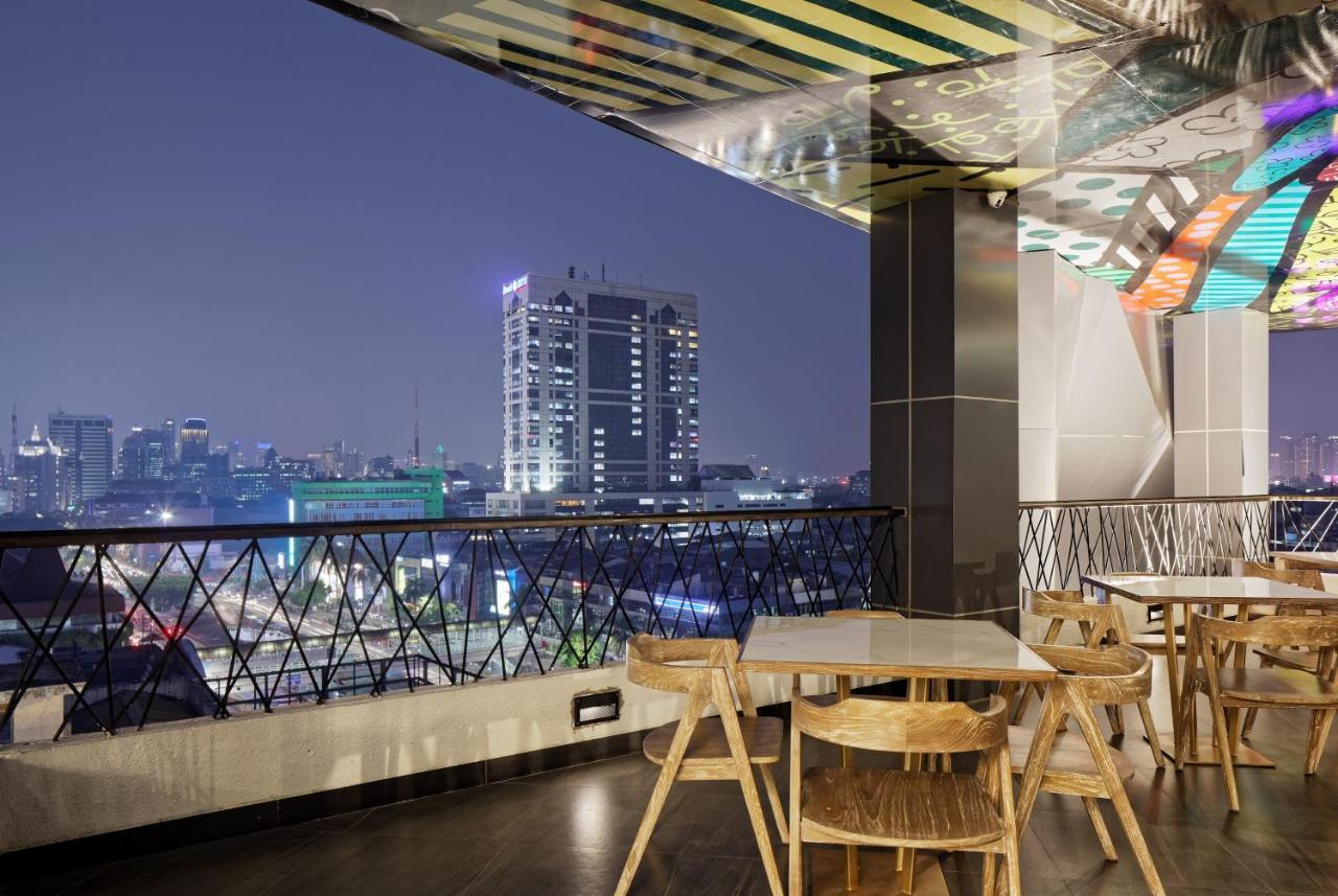 Maxone Platinum Hayam Wuruk Hotel Jacarta Exterior foto